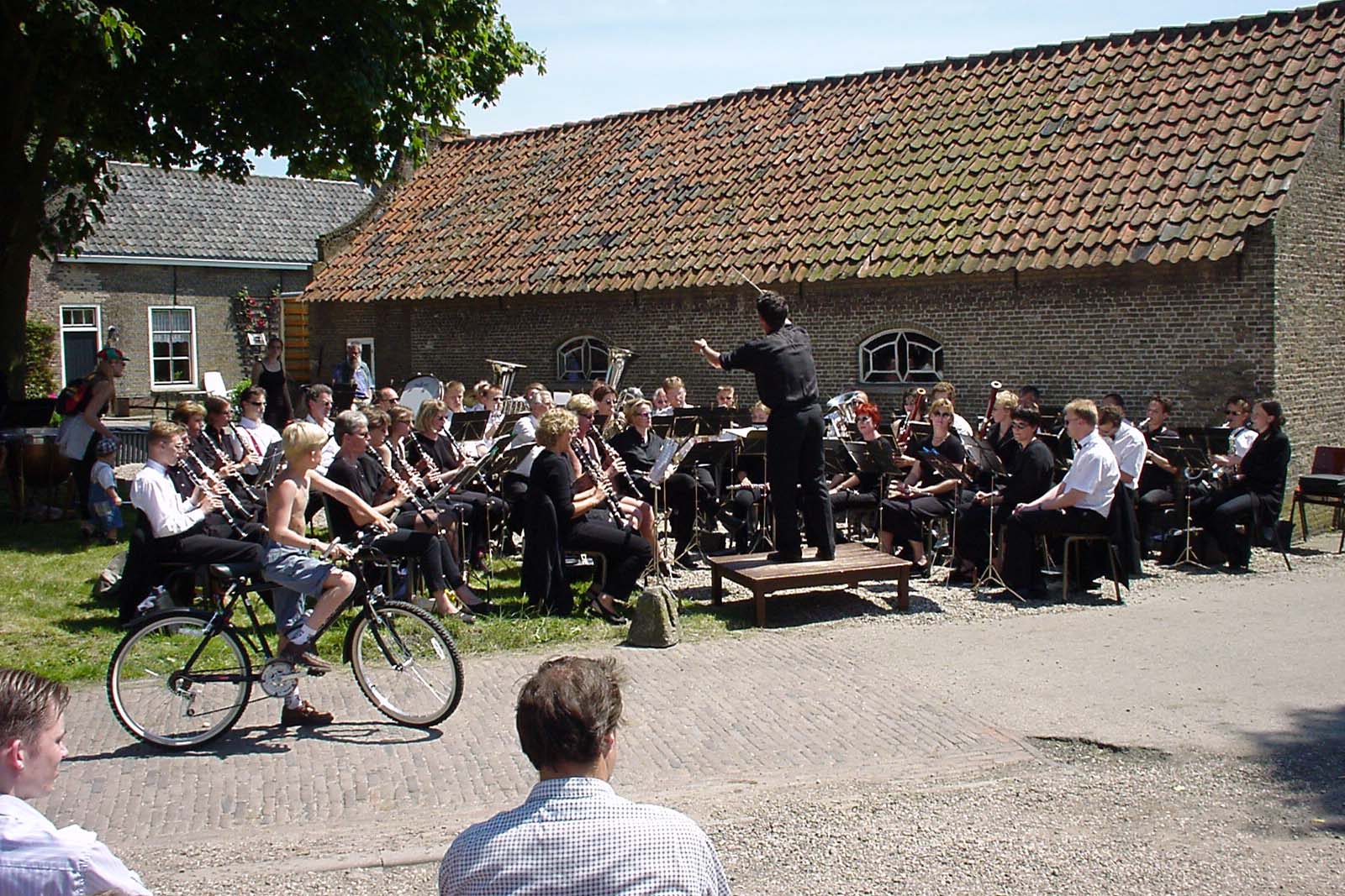 Harmonieorkest St. Caecilia o.l.v. Willem van Zee.